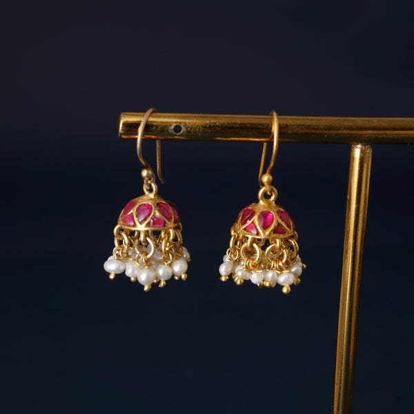 small kundan jhumkas