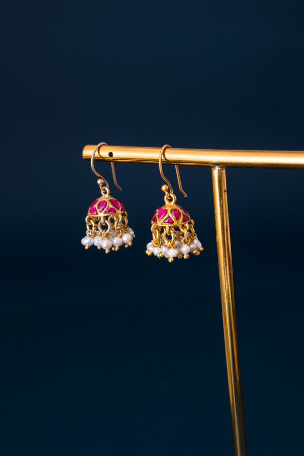 Vanya Kundan Earrings