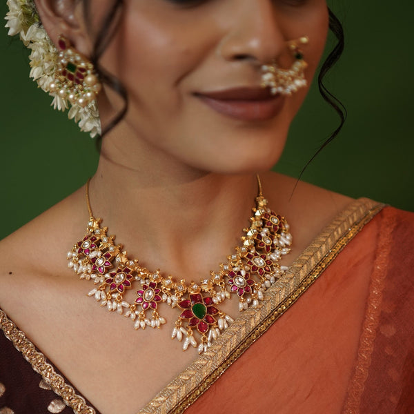 Regal guttapusalu necklace