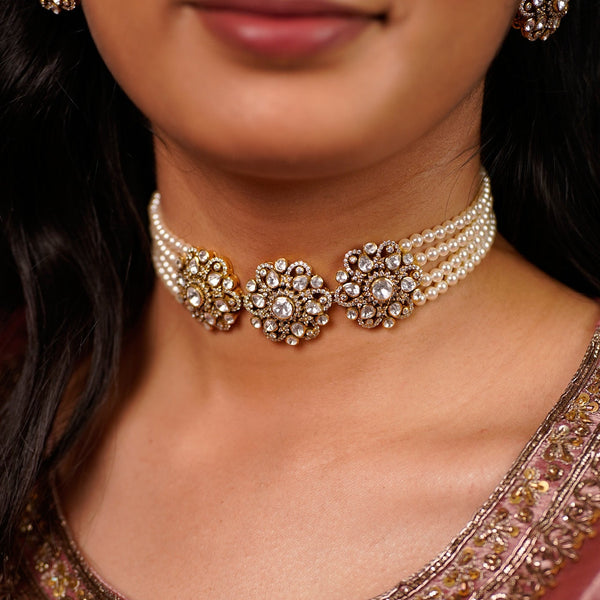 Amyra Victorian choker