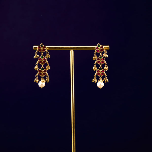 Taarangini Tilak Kundan Earrings